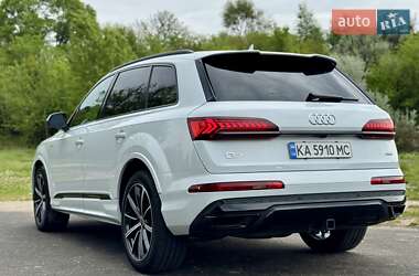 Внедорожник / Кроссовер Audi Q7 2022 в 