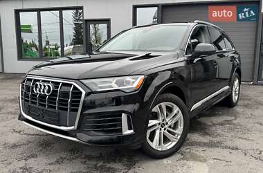 Позашляховик / Кросовер Audi Q7 2022 в 