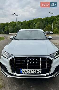 Внедорожник / Кроссовер Audi Q7 2022 в 