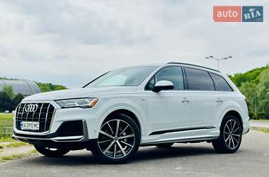 Внедорожник / Кроссовер Audi Q7 2022 в 