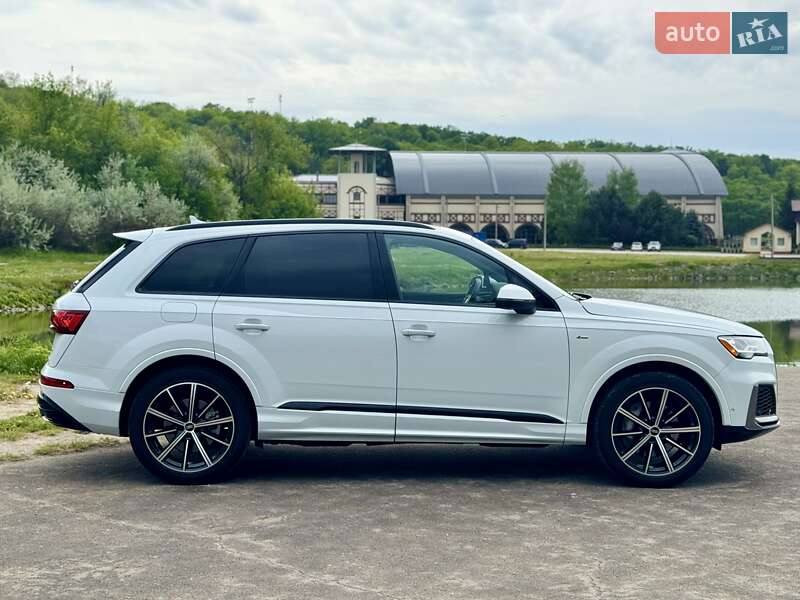 Внедорожник / Кроссовер Audi Q7 2022 в Днепре