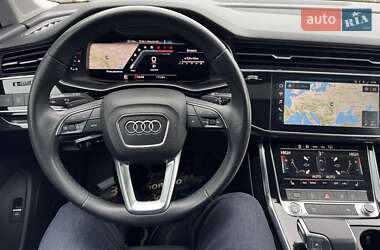 Позашляховик / Кросовер Audi Q7 2022 в 
