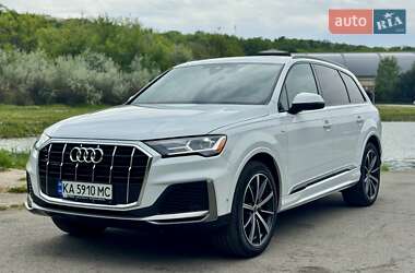 Внедорожник / Кроссовер Audi Q7 2022 в 