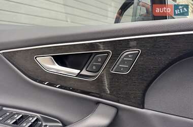 Позашляховик / Кросовер Audi Q7 2022 в 