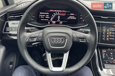 Позашляховик / Кросовер Audi Q7 2022 в 