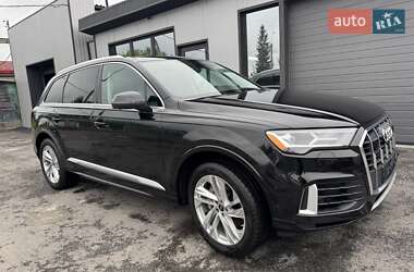Позашляховик / Кросовер Audi Q7 2022 в 