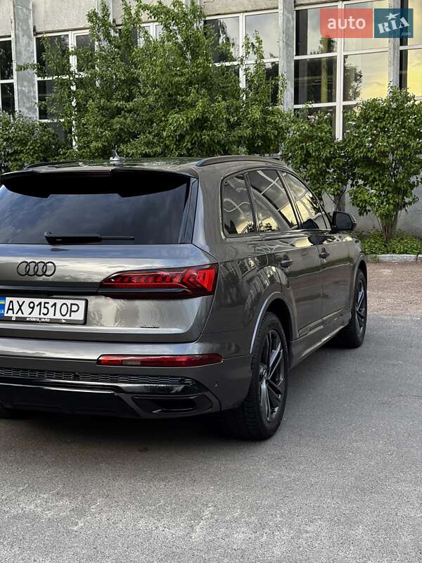 Внедорожник / Кроссовер Audi Q7 2019 в Обухове