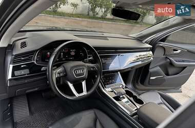 Позашляховик / Кросовер Audi Q7 2019 в 