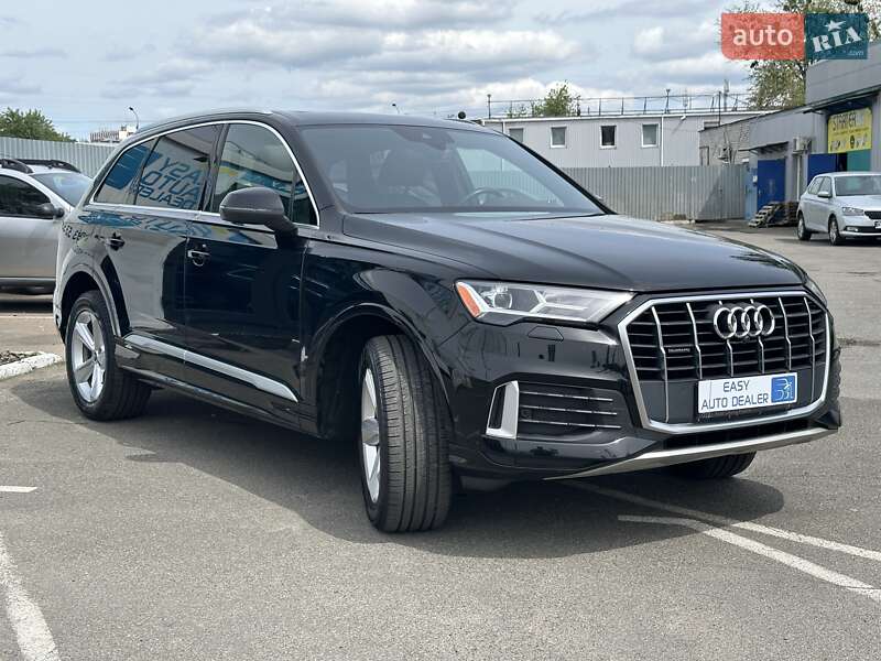 Внедорожник / Кроссовер Audi Q7 2020 в Киеве