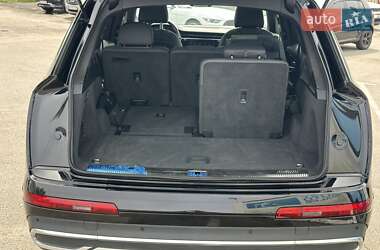 Внедорожник / Кроссовер Audi Q7 2020 в 