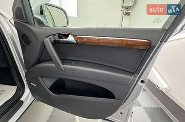 Позашляховик / Кросовер Audi Q7 2013 в 