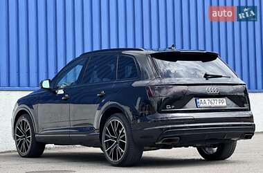 Внедорожник / Кроссовер Audi Q7 2016 в 