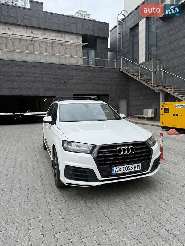 Внедорожник / Кроссовер Audi Q7 2016 в Киеве