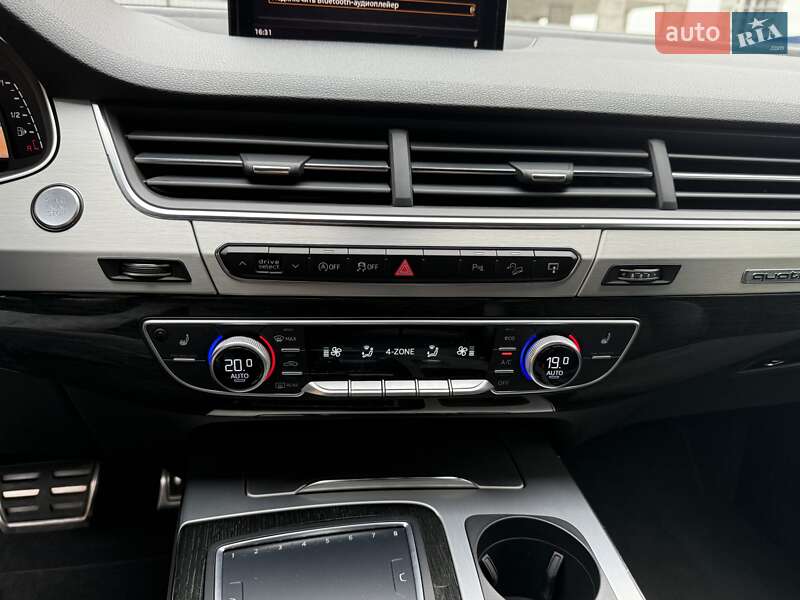 Внедорожник / Кроссовер Audi Q7 2016 в Киеве