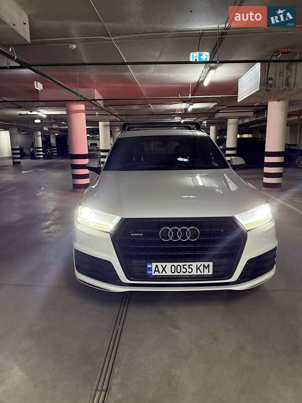 Внедорожник / Кроссовер Audi Q7 2016 в Киеве