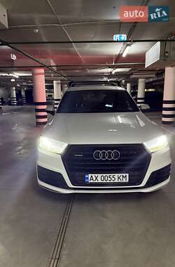 Позашляховик / Кросовер Audi Q7 2016 в 