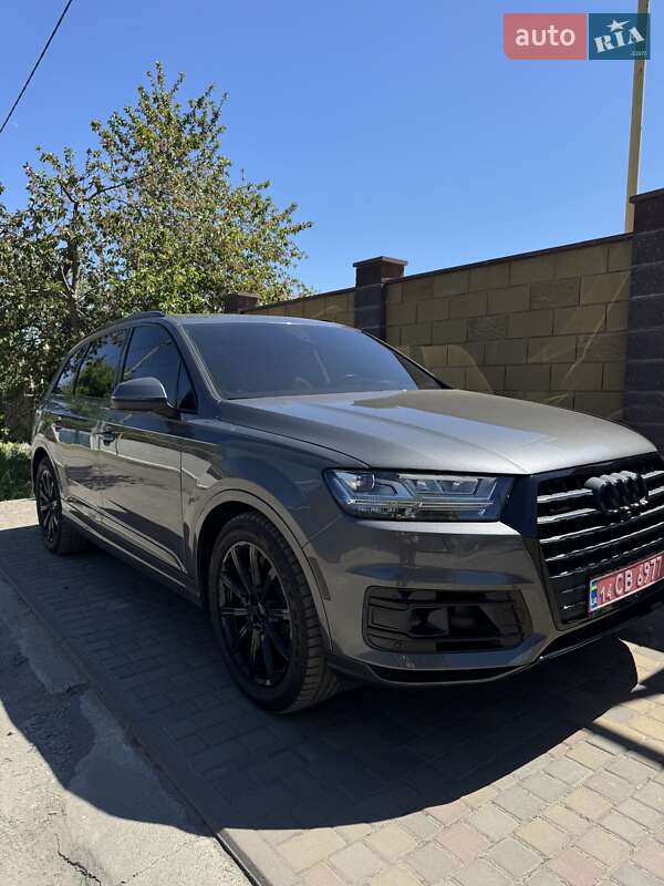 Внедорожник / Кроссовер Audi Q7 2018 в Днепре