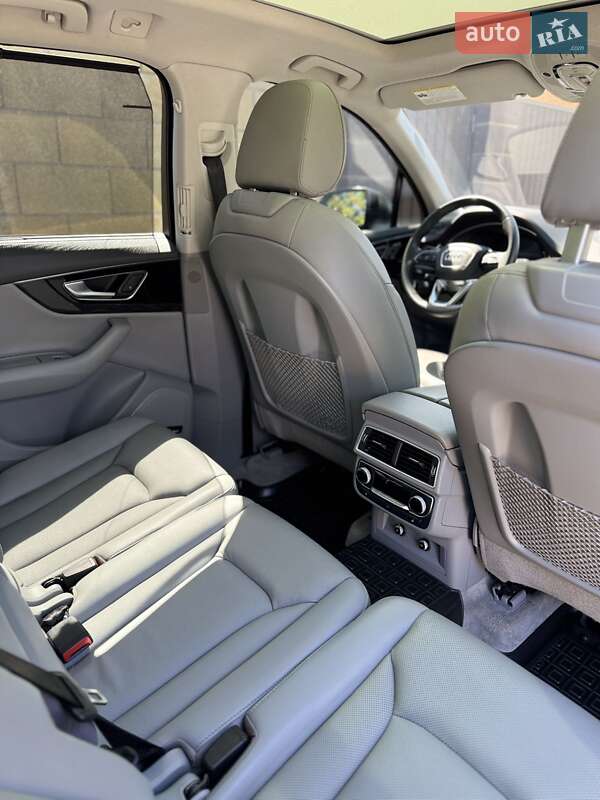 Внедорожник / Кроссовер Audi Q7 2018 в Днепре