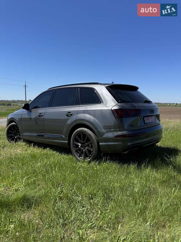 Внедорожник / Кроссовер Audi Q7 2018 в Днепре