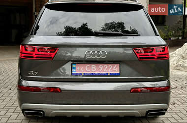 Внедорожник / Кроссовер Audi Q7 2018 в 
