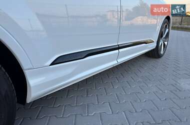 Позашляховик / Кросовер Audi Q7 2024 в 