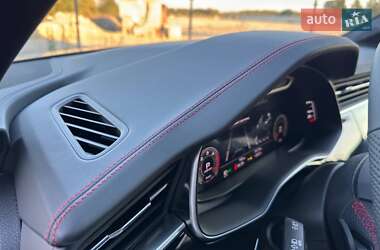 Позашляховик / Кросовер Audi Q7 2024 в 