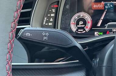 Позашляховик / Кросовер Audi Q7 2024 в 
