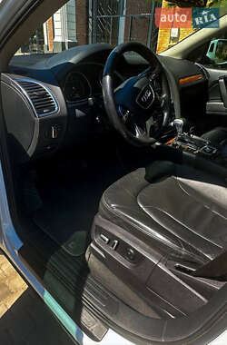 Внедорожник / Кроссовер Audi Q7 2013 в 