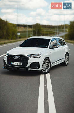 Внедорожник / Кроссовер Audi Q7 2020 в 