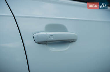 Внедорожник / Кроссовер Audi Q7 2020 в 