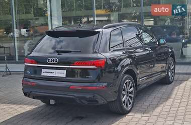 Позашляховик / Кросовер Audi Q7 2021 в 