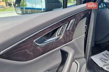 Позашляховик / Кросовер Audi Q7 2021 в 