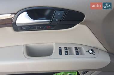 Внедорожник / Кроссовер Audi Q7 2012 в 