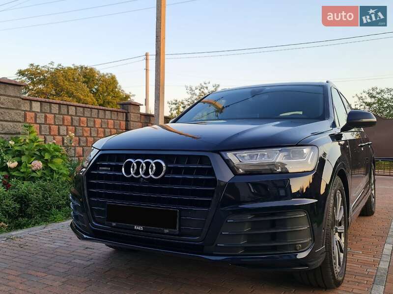 Внедорожник / Кроссовер Audi Q7 2017 в Ровно