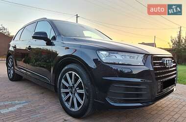 Внедорожник / Кроссовер Audi Q7 2017 в 
