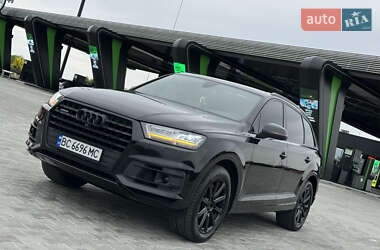 Внедорожник / Кроссовер Audi Q7 2016 в 