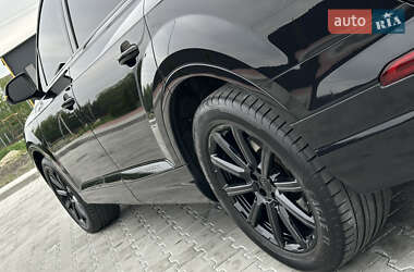 Внедорожник / Кроссовер Audi Q7 2016 в 