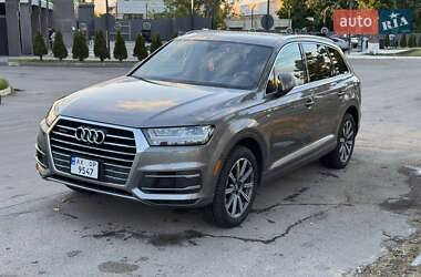 Позашляховик / Кросовер Audi Q7 2017 в 