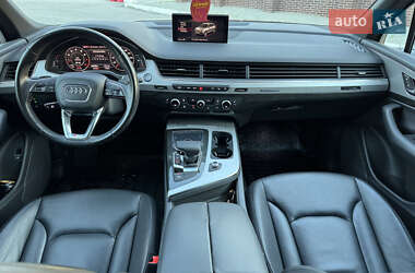 Позашляховик / Кросовер Audi Q7 2017 в 