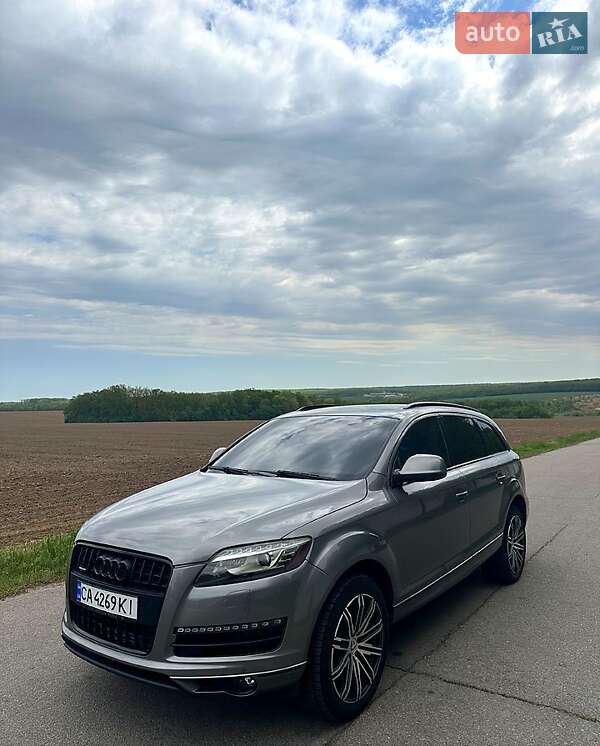 Внедорожник / Кроссовер Audi Q7 2011 в 