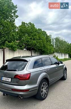 Внедорожник / Кроссовер Audi Q7 2011 в 