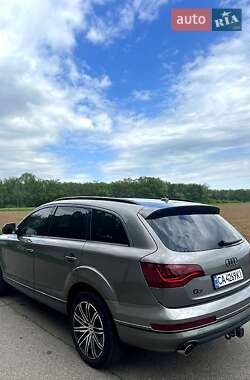 Внедорожник / Кроссовер Audi Q7 2011 в 