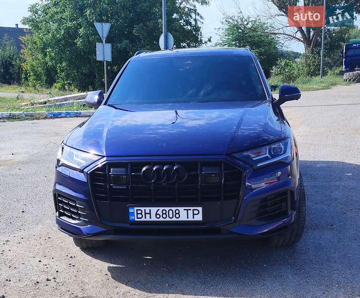 Позашляховик / Кросовер Audi Q7 2021 в Ізмаїлі