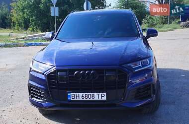 Внедорожник / Кроссовер Audi Q7 2021 в 