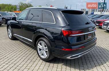 Внедорожник / Кроссовер Audi Q7 2021 в 