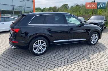 Внедорожник / Кроссовер Audi Q7 2021 в 
