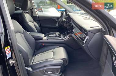Внедорожник / Кроссовер Audi Q7 2021 в 