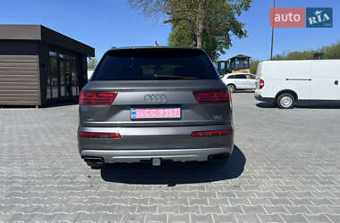 Внедорожник / Кроссовер Audi Q7 2018 в 