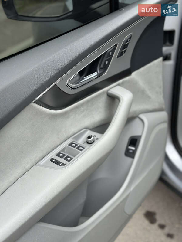 Внедорожник / Кроссовер Audi Q7 2016 в Сарнах