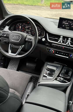 Внедорожник / Кроссовер Audi Q7 2019 в 